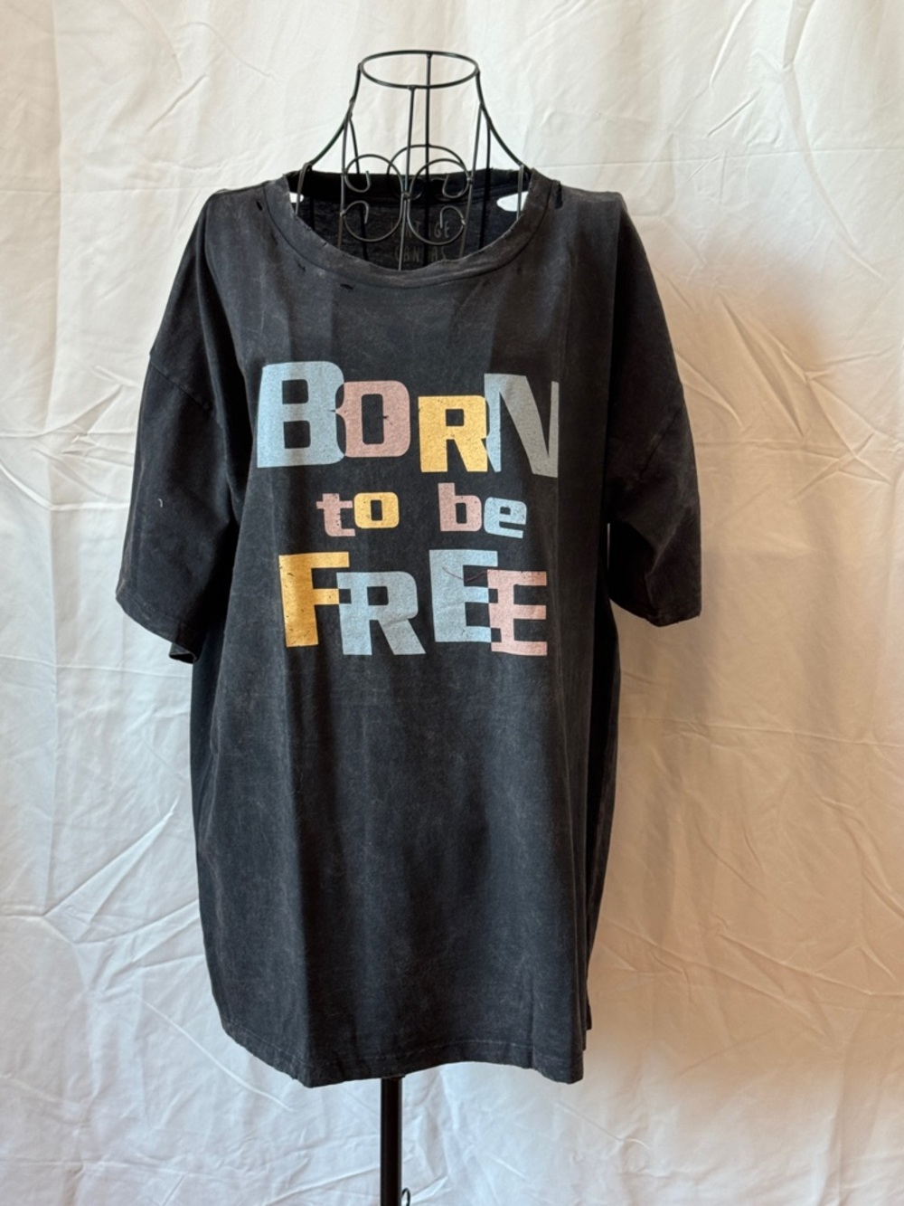 478 - Black 'Born to Be Free' Short Sleeve Graphic Tee NWOT